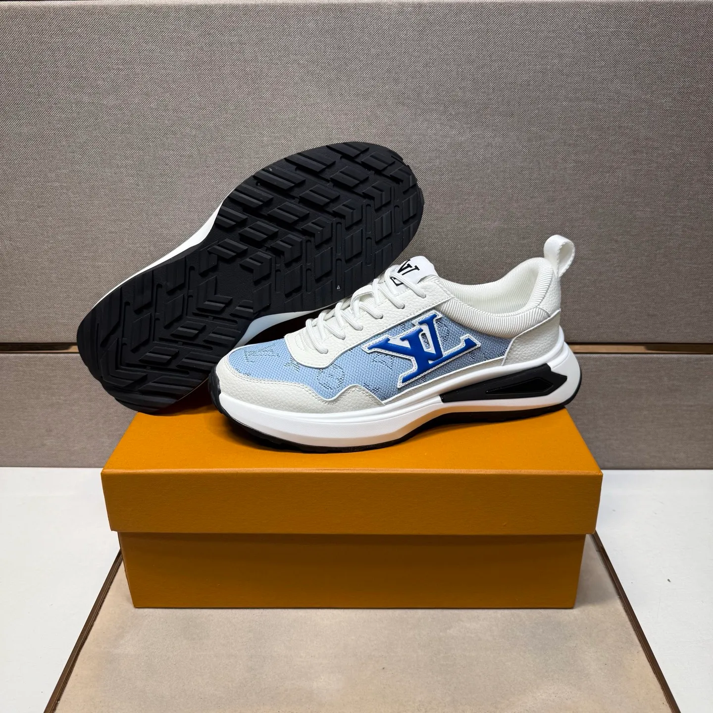Men's men's shoes 💰pp462【LV～】men's casual shoes 2025z cabinet sales simultaneously 🔶Size: 38-44 #️⃣ 🔷3 colors🔜The upper is made of multi-material splicing➕Mesh lining, comfortable and breathable, sole: original comfortable and wear-resistant outsole, ⚠️real thing📱photographed🎬real thing is better📢📢📢